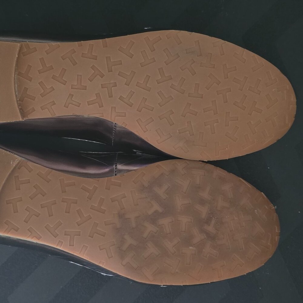 Bundle Deal--both shoes are size 7.5, stylish and in excellent condition - Picture 10 of 11